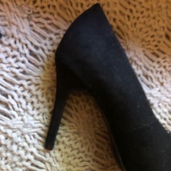 *HOST PICK* H&M Black Suede Pump *NEW* - Picture 5 of 8